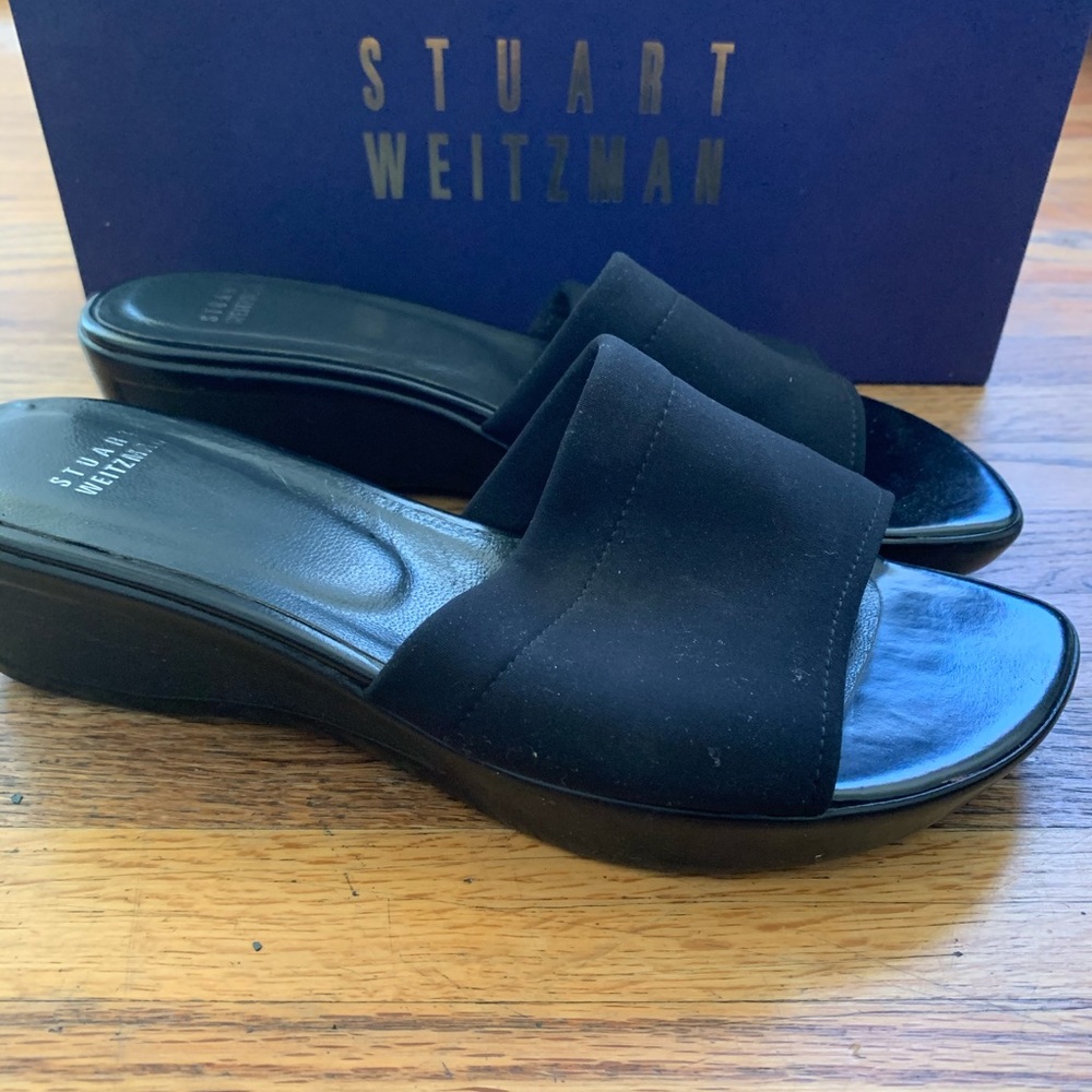 🌷Stuart Weitzman Slip On’s...Made in Spain 7.5